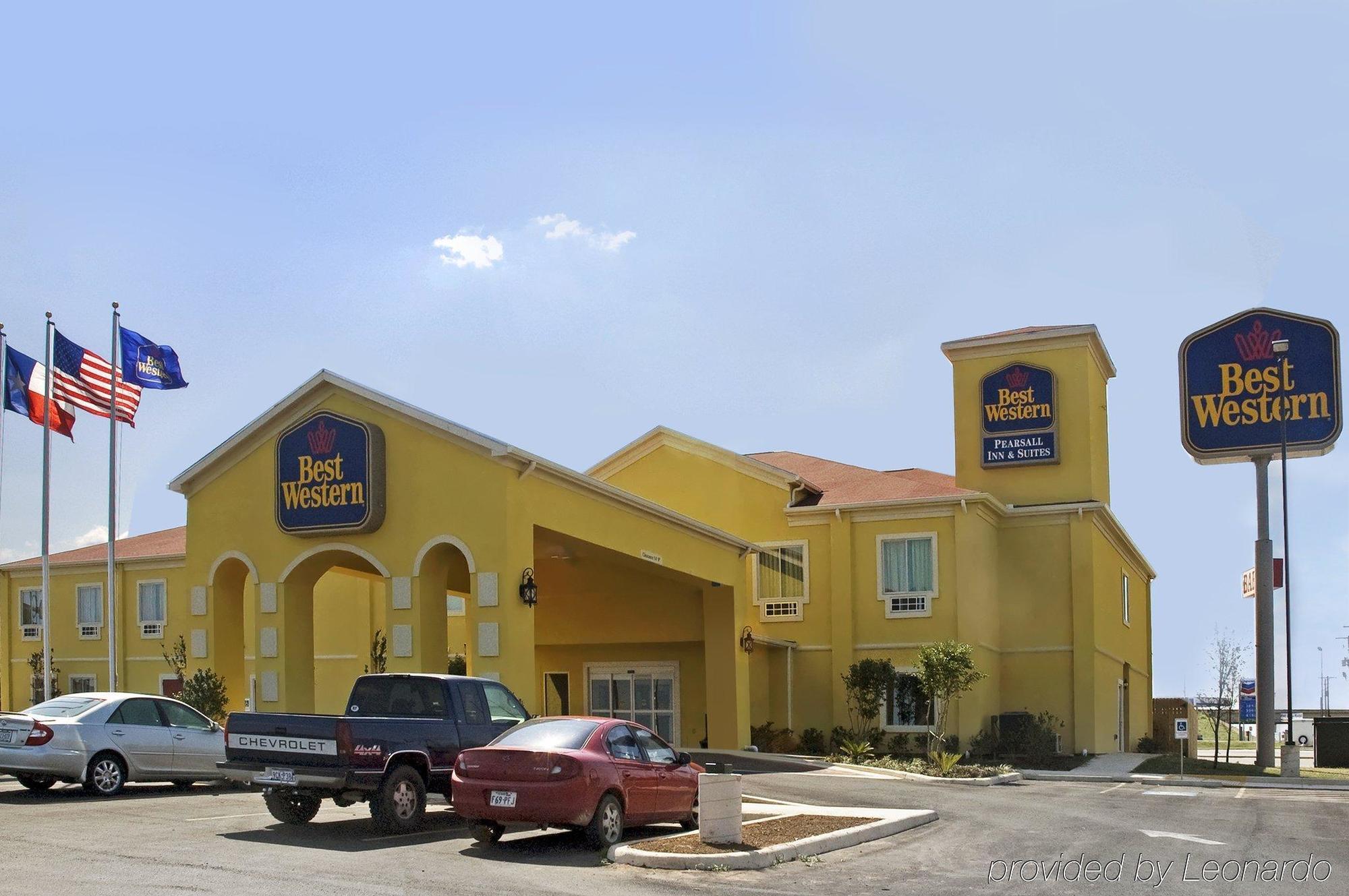 Pearsall Inn And Suites المظهر الخارجي الصورة
