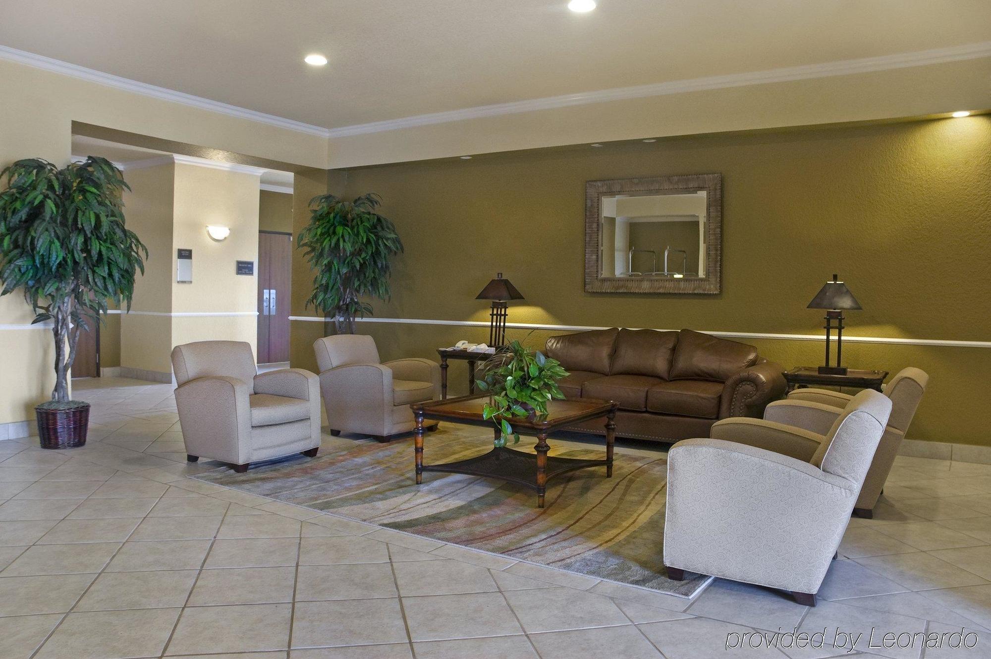 Pearsall Inn And Suites المظهر الداخلي الصورة