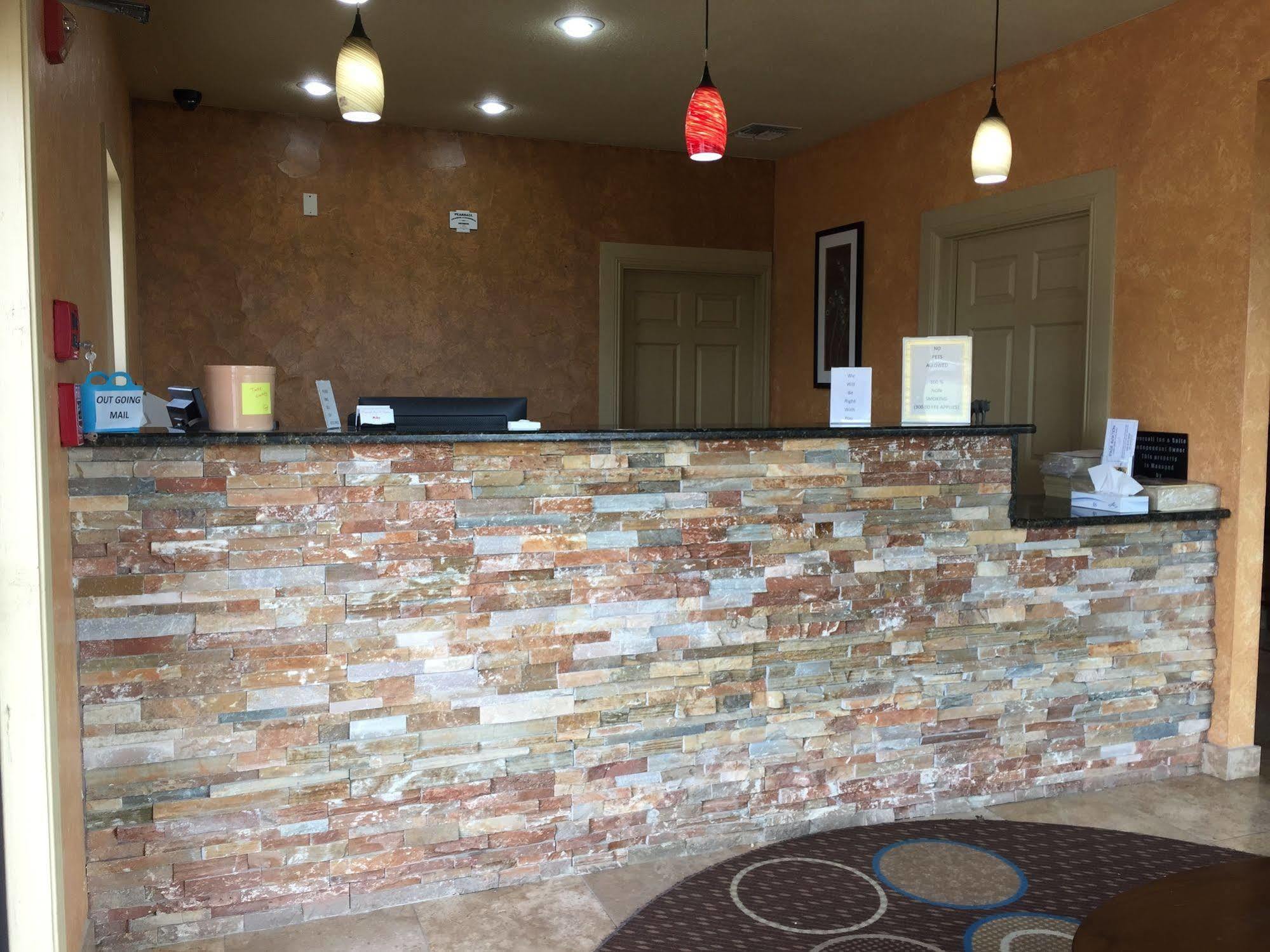 Pearsall Inn And Suites المظهر الخارجي الصورة