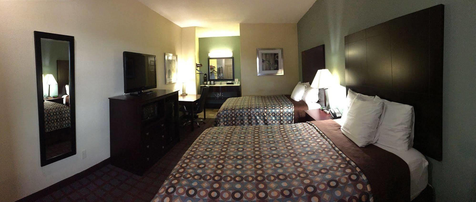 Pearsall Inn And Suites المظهر الخارجي الصورة